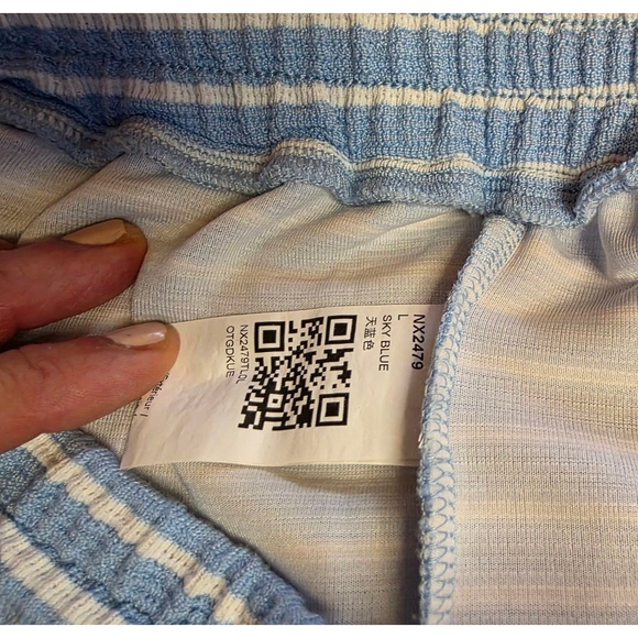 Women's pajama set shorts, short sleeve pockets size Medium - Picture 9 of 9